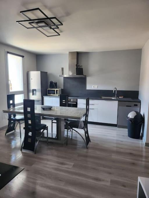 Appartement Sandonato Clermont-lʼHérault Buitenkant foto