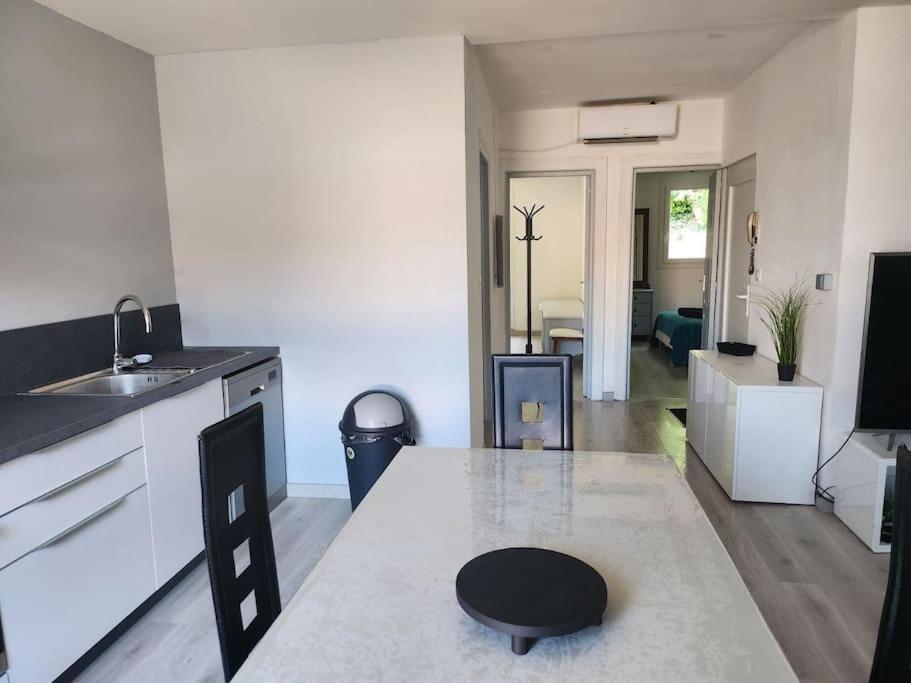 Appartement Sandonato Clermont-lʼHérault Buitenkant foto