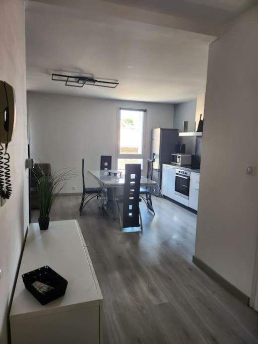 Appartement Sandonato Clermont-lʼHérault Buitenkant foto